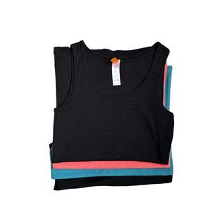Lot of Lucy fitted tanks XS